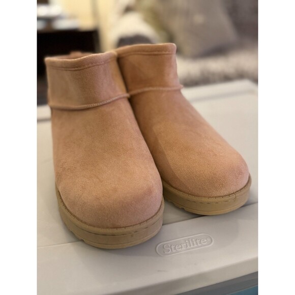 NEW SO Pink Lupita Short Boots Sz 8.5 Women Cozy Comfy Warm Outside - Picture 5 of 13